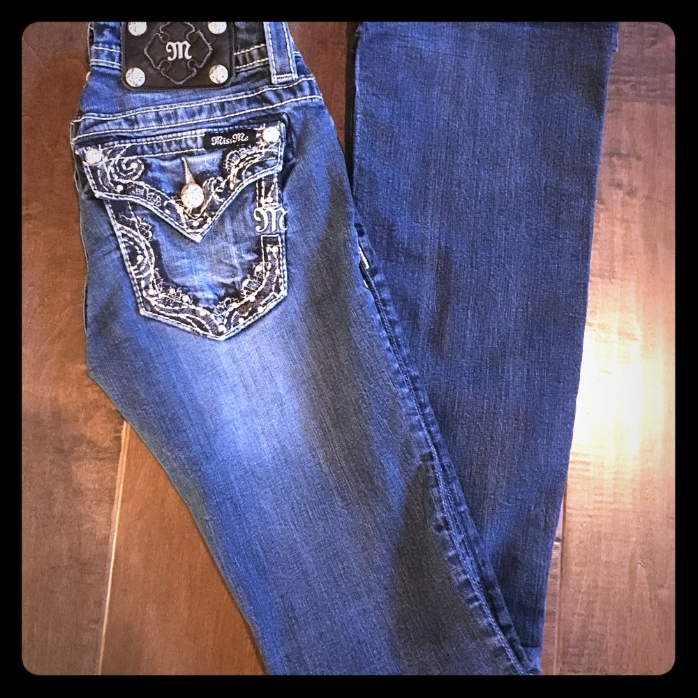 Super cute Miss Me Jeans size 25.